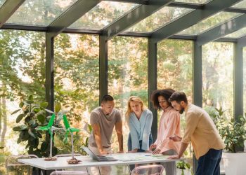 Top Retractable Sunroom Trends for Modern Homes in 2025